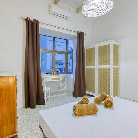 Hébergement de vacances Lilly The Traditional Maltese Townhouse In *