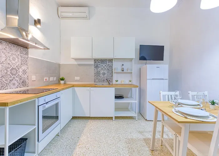 펜션 Lilly The Traditional Maltese Townhouse In 슬리에마