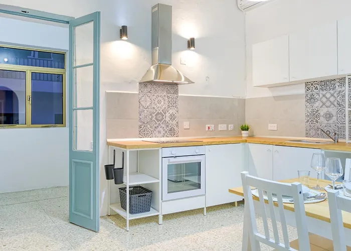 Lilly The Traditional Maltese Townhouse In