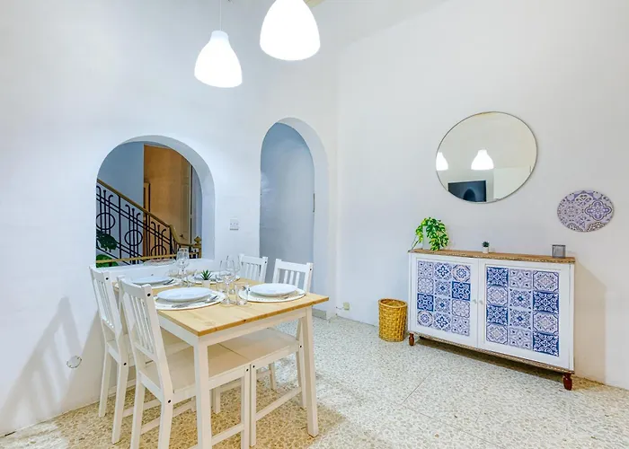 Lilly The Traditional Maltese Townhouse In