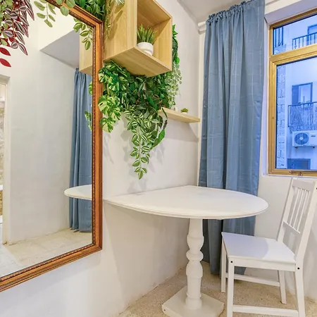 Lilly The Traditional Maltese Townhouse In