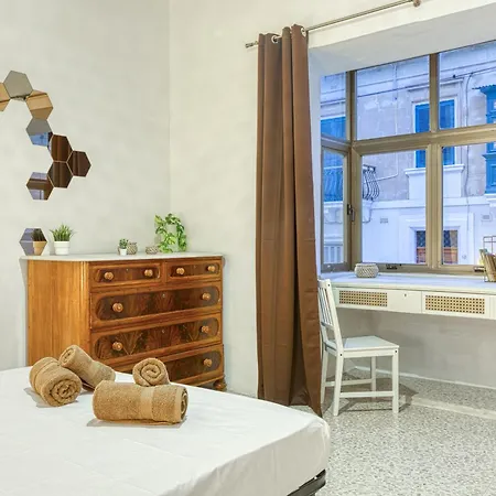 Lilly The Traditional Maltese Townhouse In Vakantiehuis Sliema