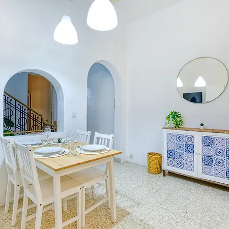 Lilly The Traditional Maltese Townhouse In